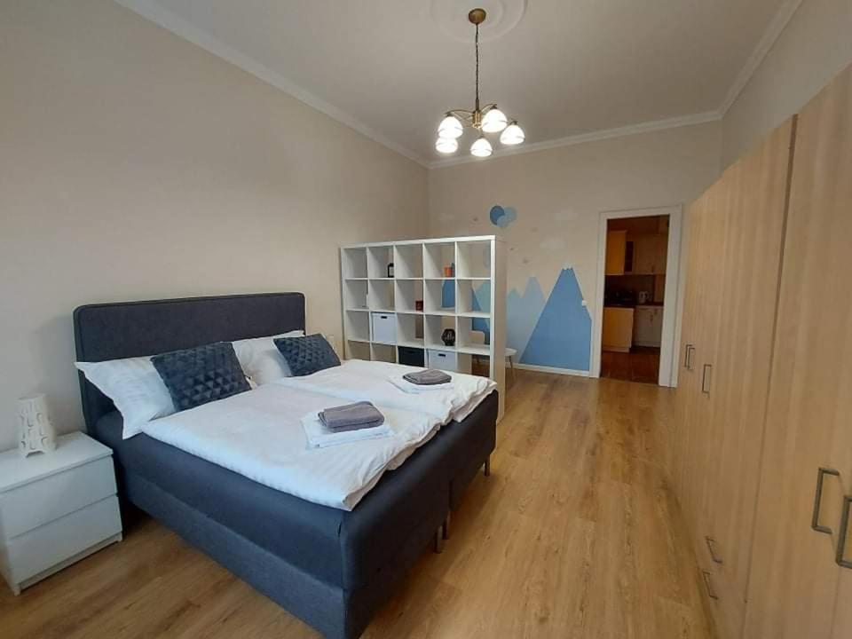 Alföldi Palace Apartman Debreţin Exterior foto