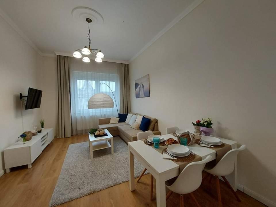 Alföldi Palace Apartman Debreţin Exterior foto