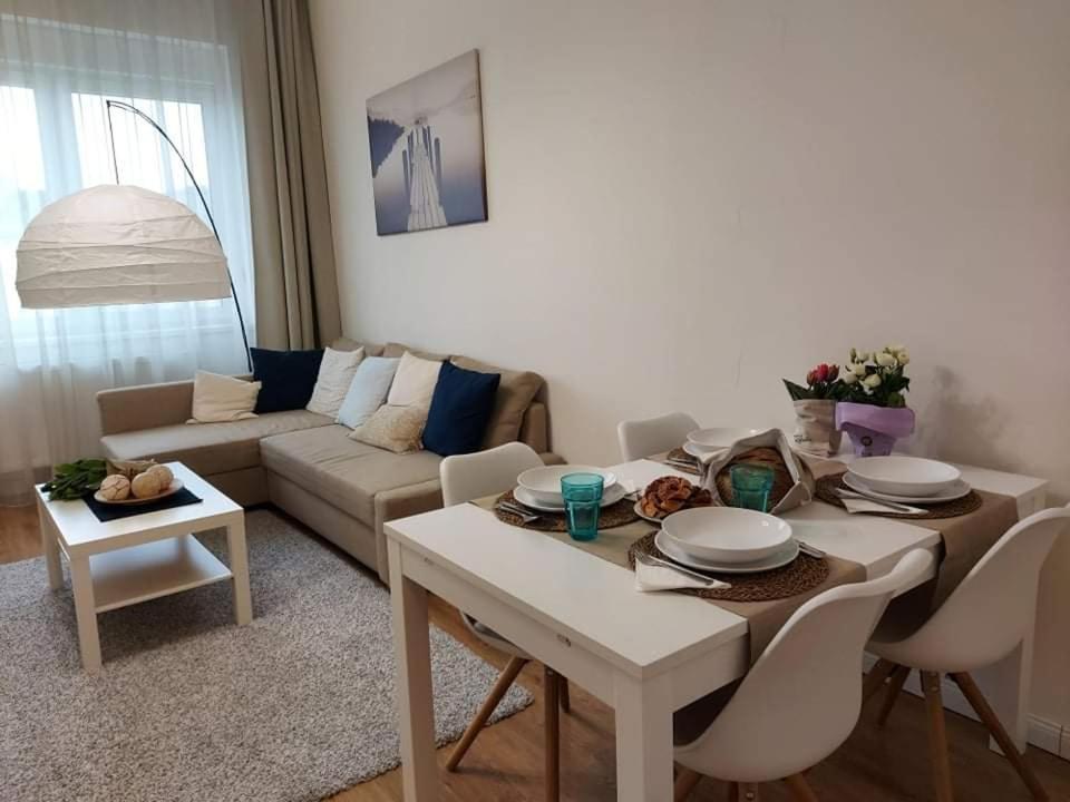 Alföldi Palace Apartman Debreţin Exterior foto