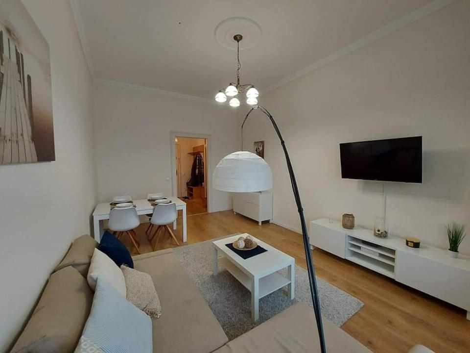 Alföldi Palace Apartman Debreţin Exterior foto