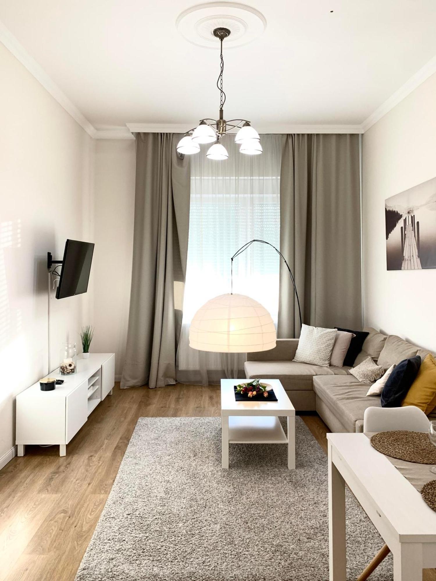 Alföldi Palace Apartman Debreţin Exterior foto